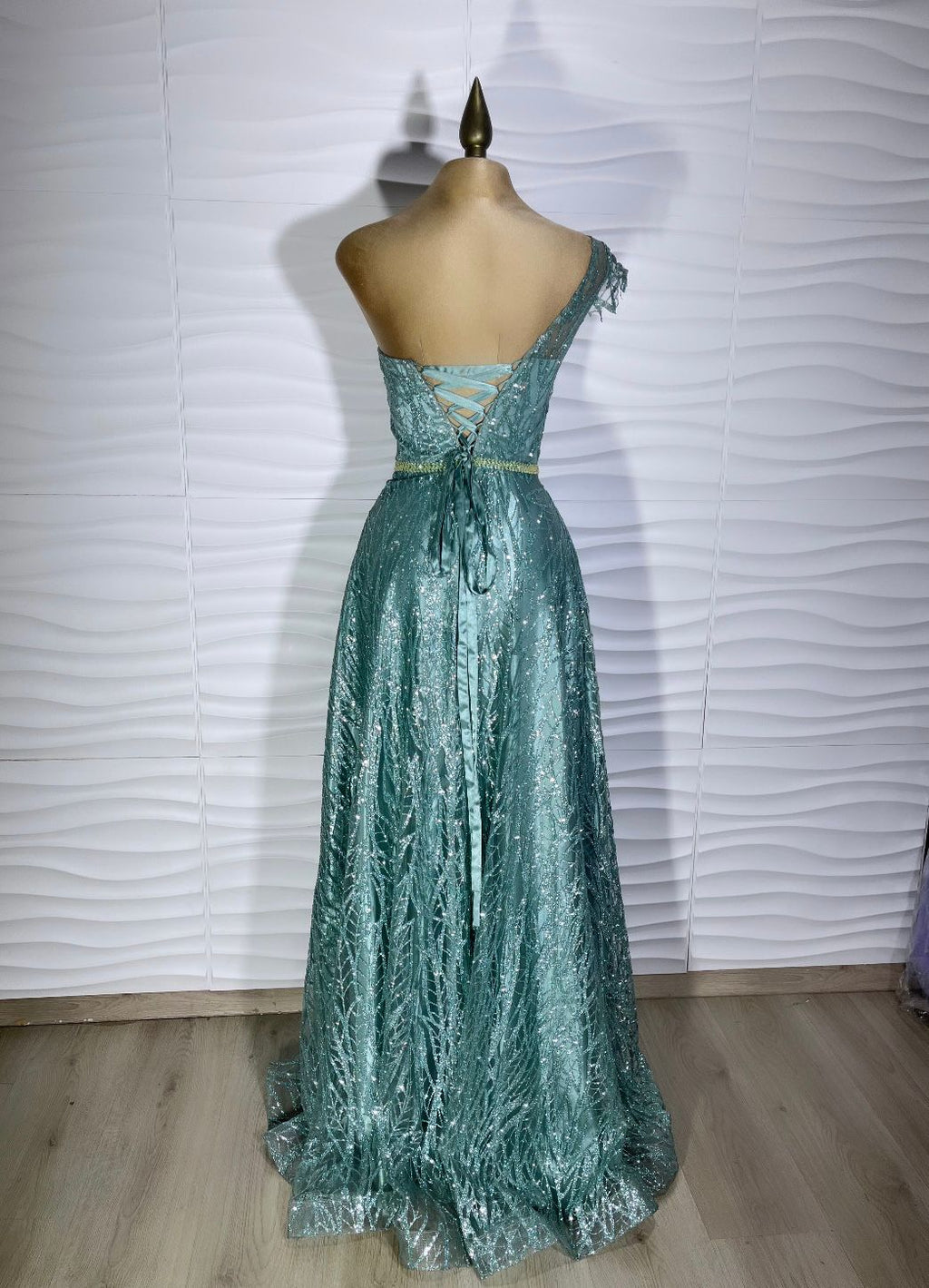 VESTIDO DE PLUMAS MQ2024