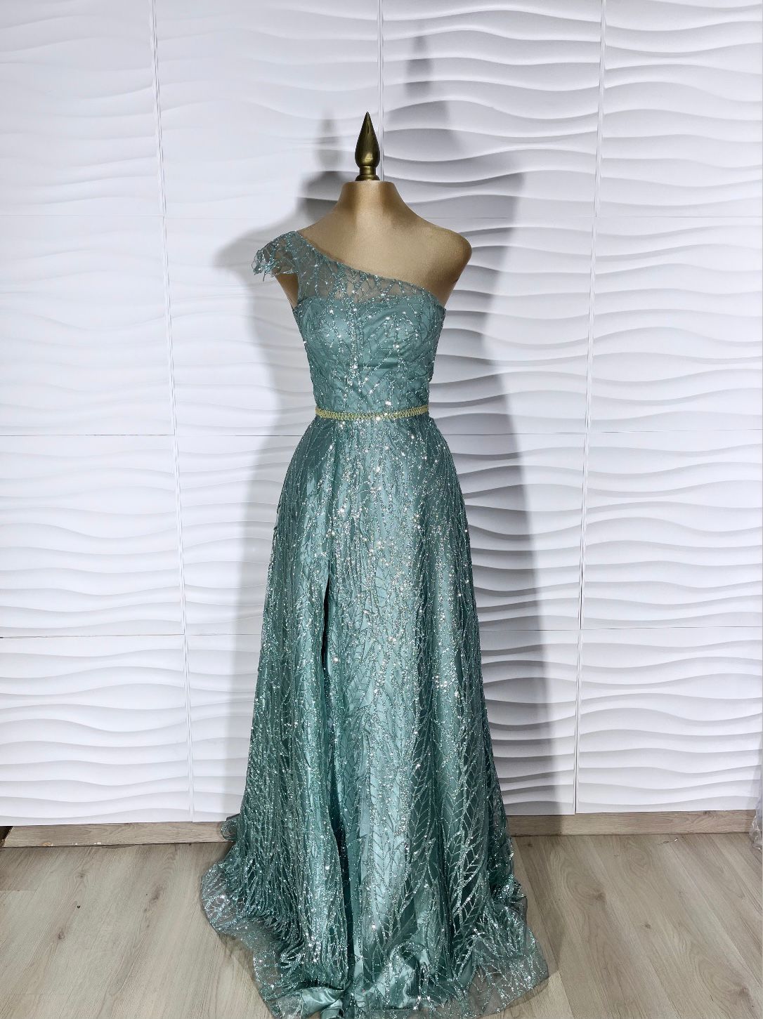 VESTIDO DE PLUMAS MQ2024